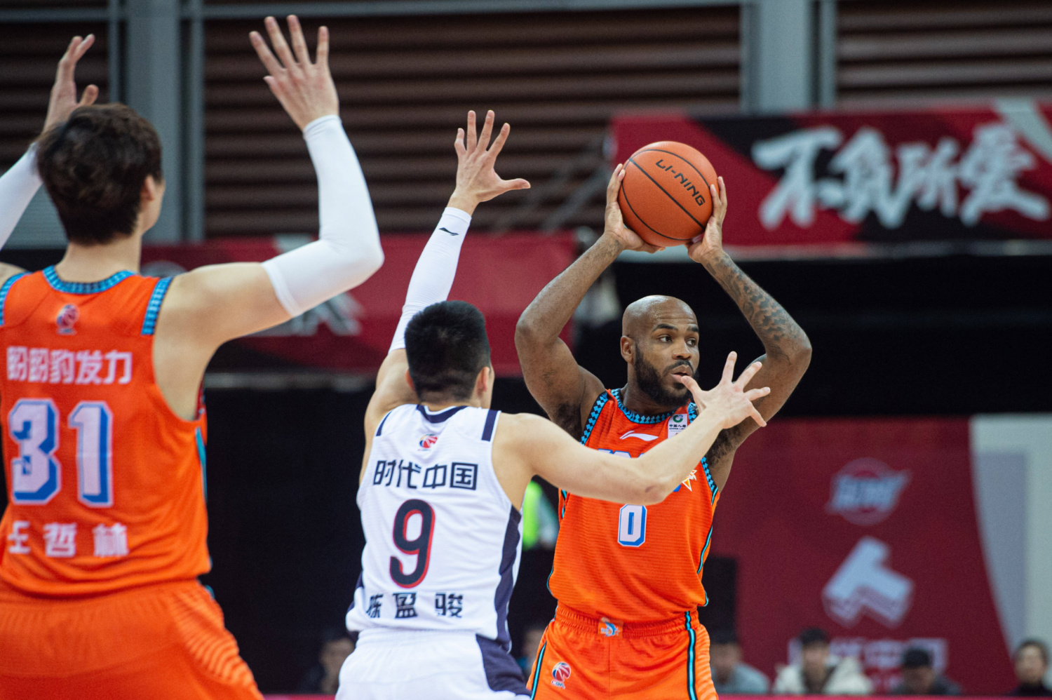 福建队在比赛中全力以赴，战胜对手(福建队主力队员)