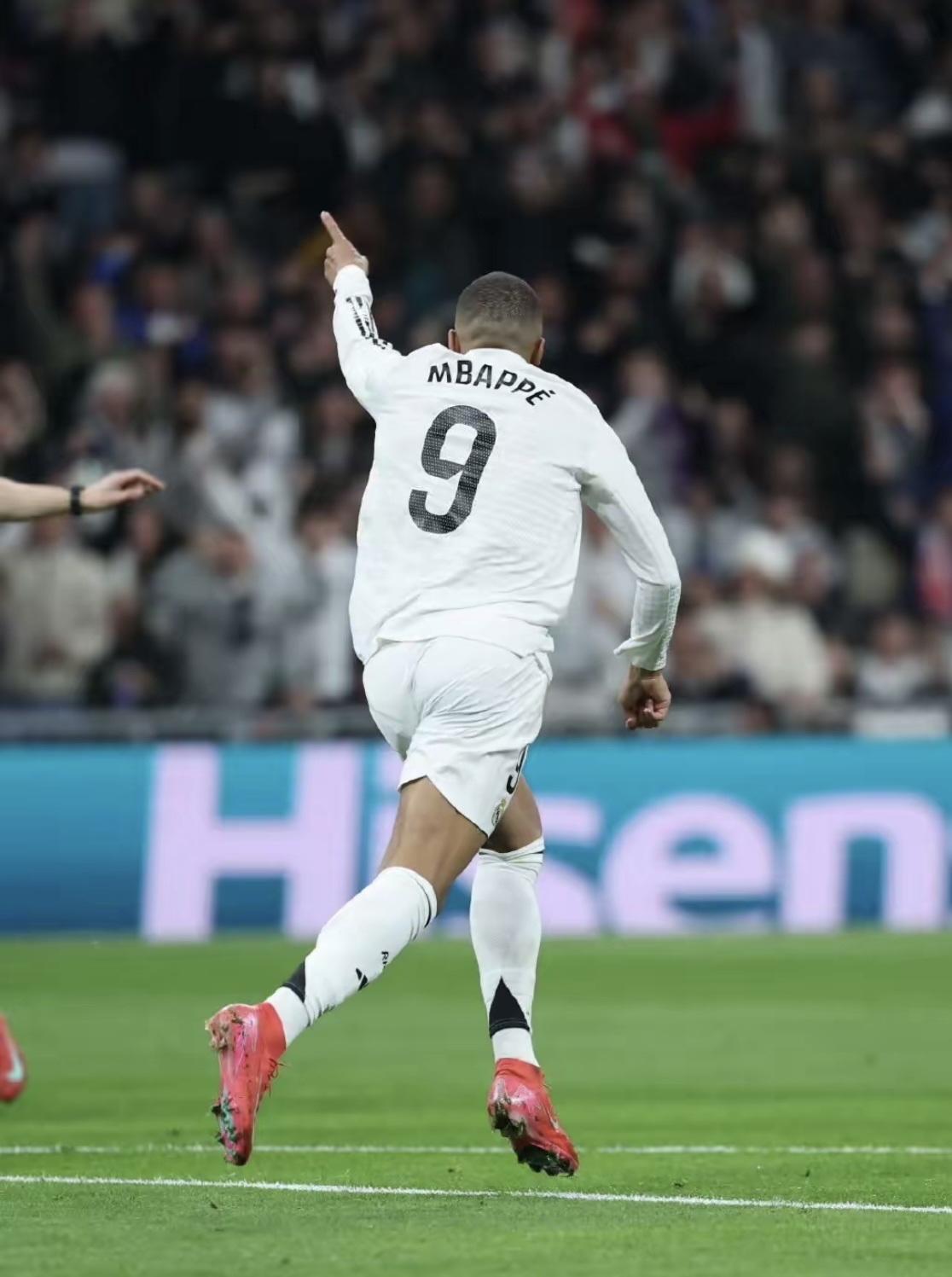 爱游戏官网-欧冠比赛中一名球员凭借运气得分(欧冠比赛中一名球员凭借运气得分的是)