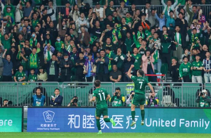 北京国安前锋独中两元,完胜深圳佳兆业队的简单介绍 北京国安前锋独中两元,完胜深圳佳兆业队的简单介绍