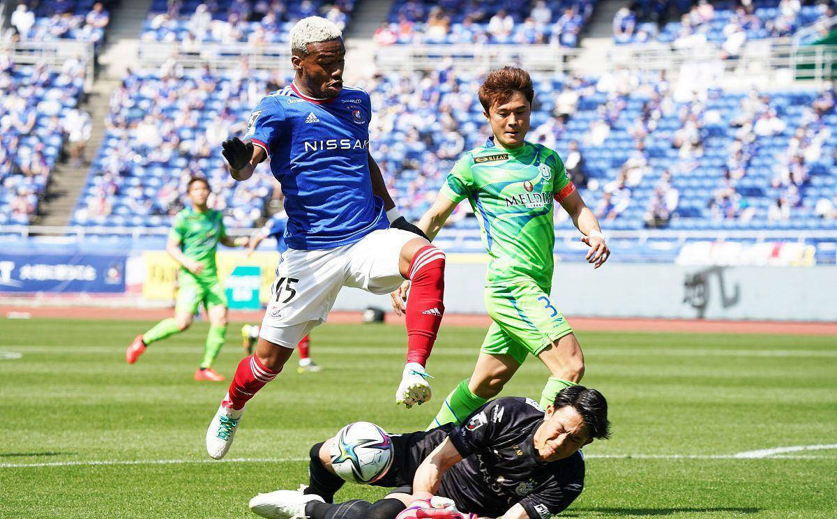 爱游戏官网-鹿岛鹿角防线稳固，力拼河床全力拿分的简单介绍