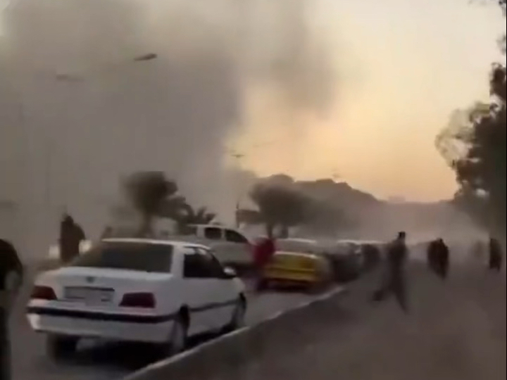 爱游戏官网-摩城在主场击败对手，展现实力的简单介绍