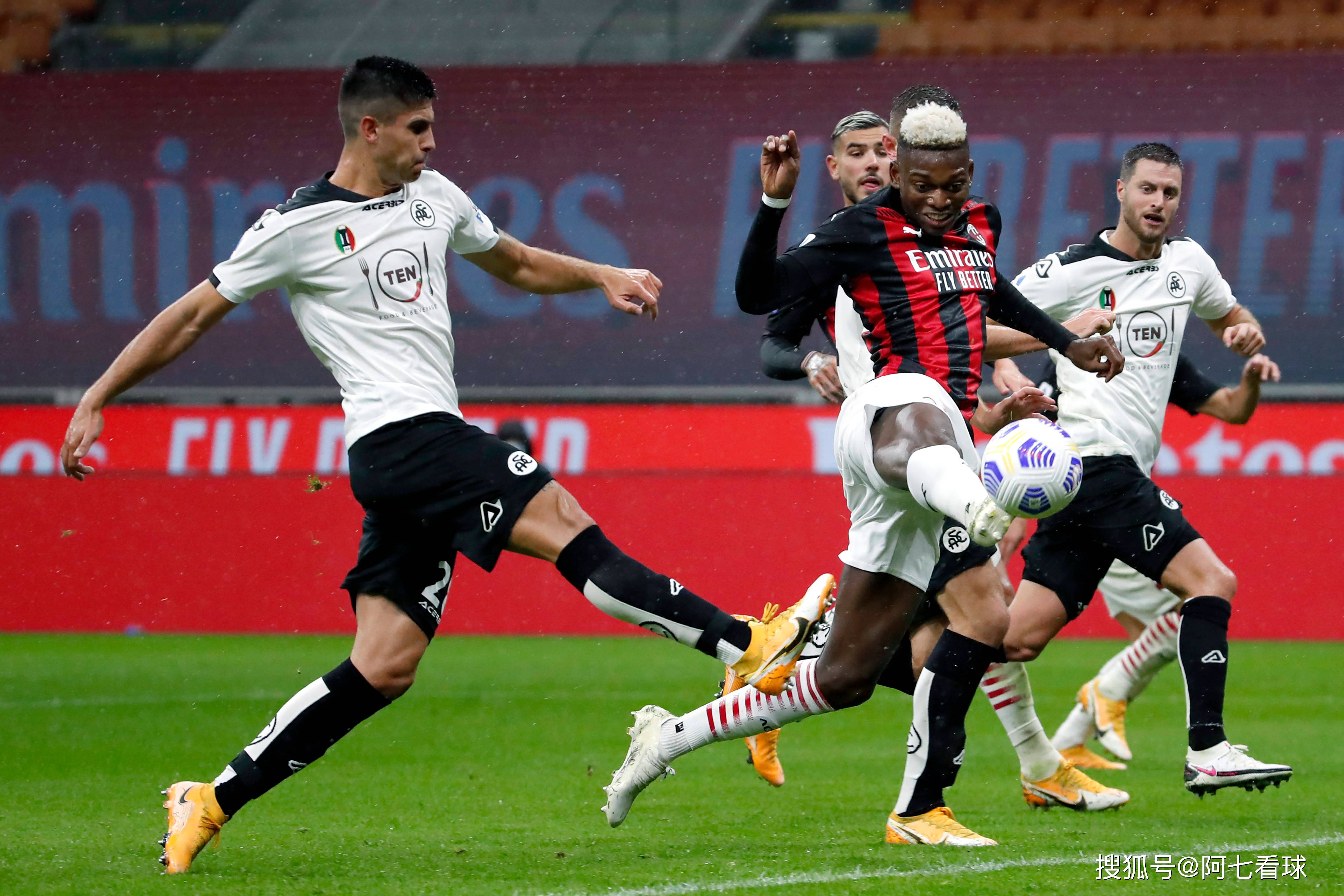 爱游戏体育地址-科尔多瓦反超对手，主场击败零封对手