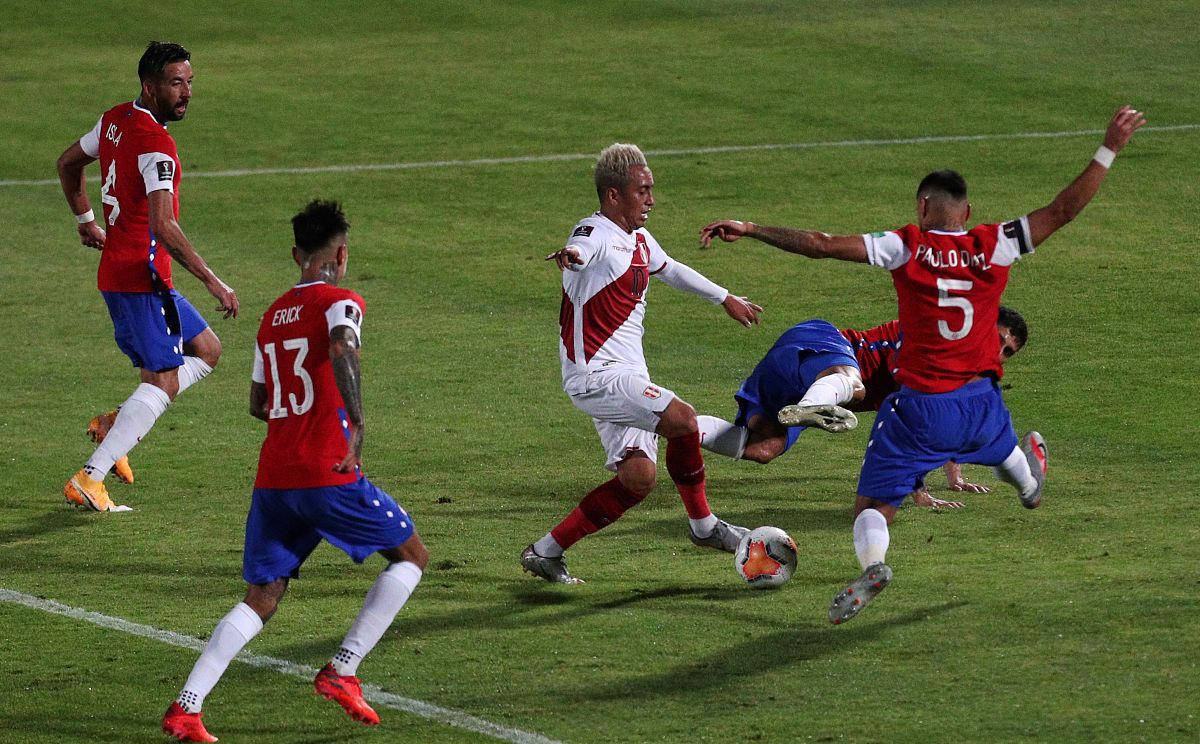 秘鲁主场惊险击败马其顿,小组排名上升 秘鲁主场惊险击败马其顿,小组排名上升