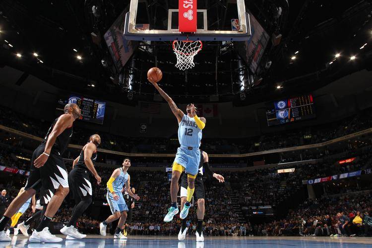 湖人逆转灰熊,詹皇关键时刻发挥稳定 湖人逆转灰熊,詹皇关键时刻发挥稳定