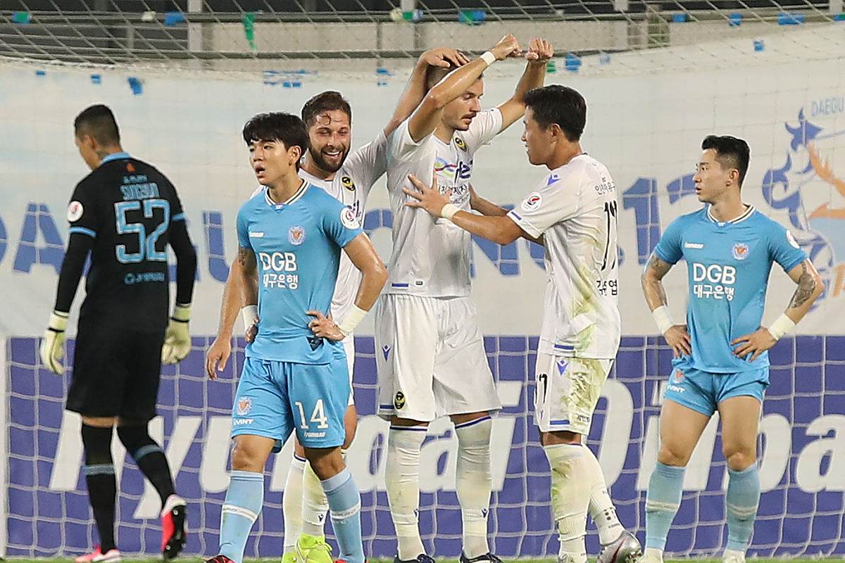 爱游戏体育网站-关于热血激战中，一支球队势不可挡的信息