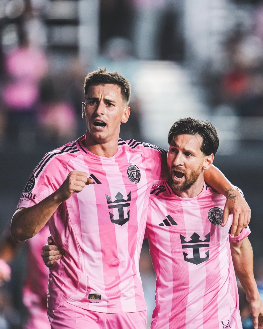 实力碾压的足球联赛，赛场热度致命