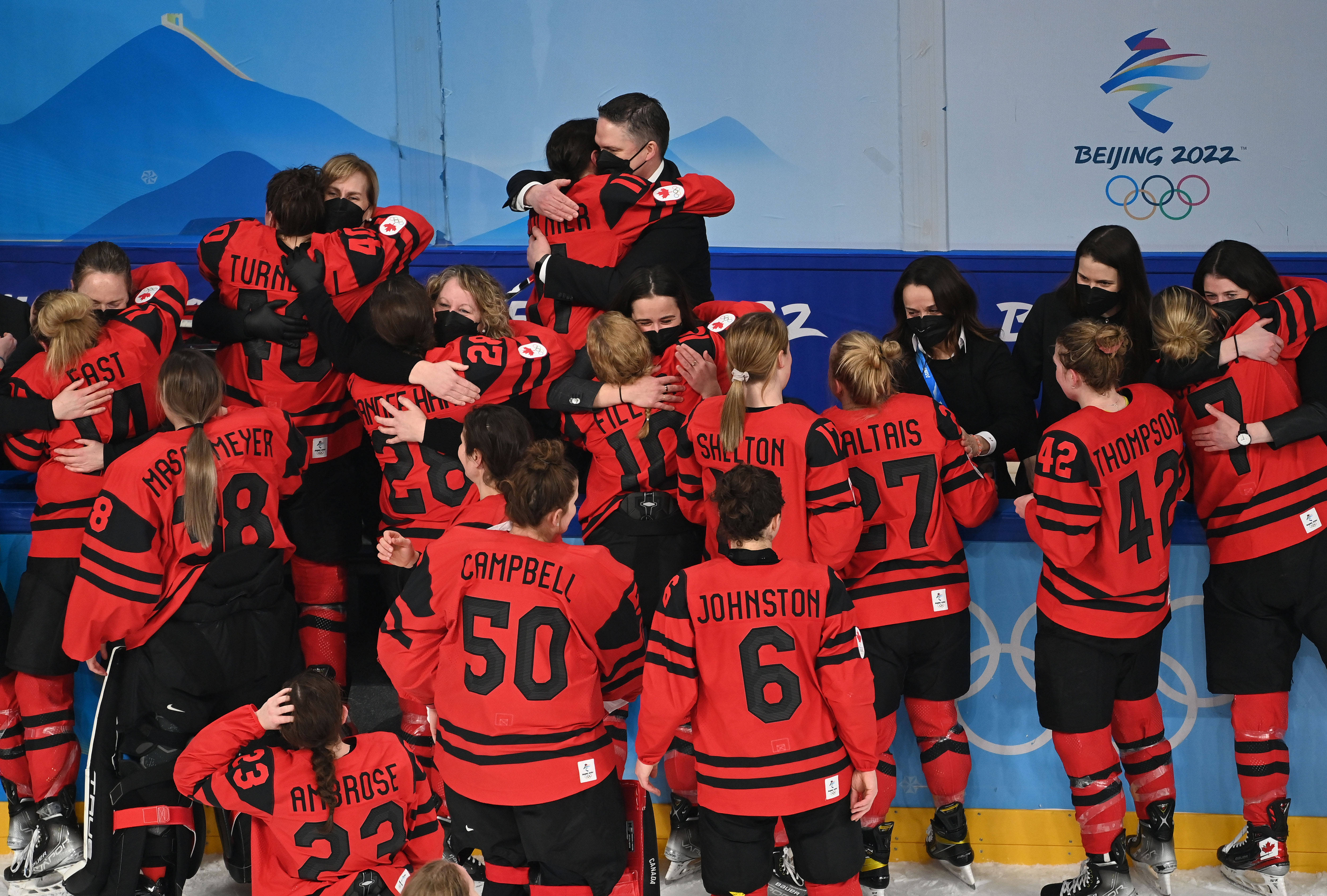 包含热血时刻！加拿大队战胜俄罗斯队的词条