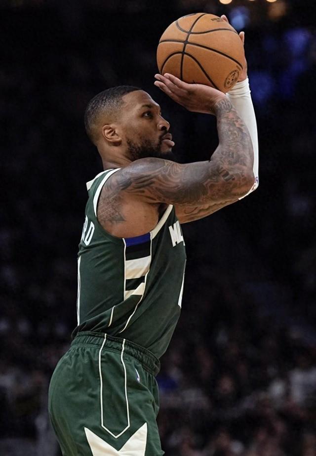 开拓者胜马刺!利拉德正式归队表现不俗 开拓者胜马刺!利拉德正式归队表现不俗