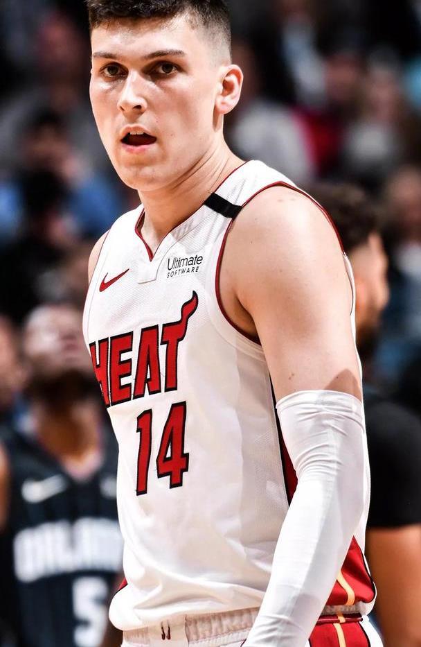 篮网击败魔术,伊戈达拉发威 篮网击败魔术,伊戈达拉发威