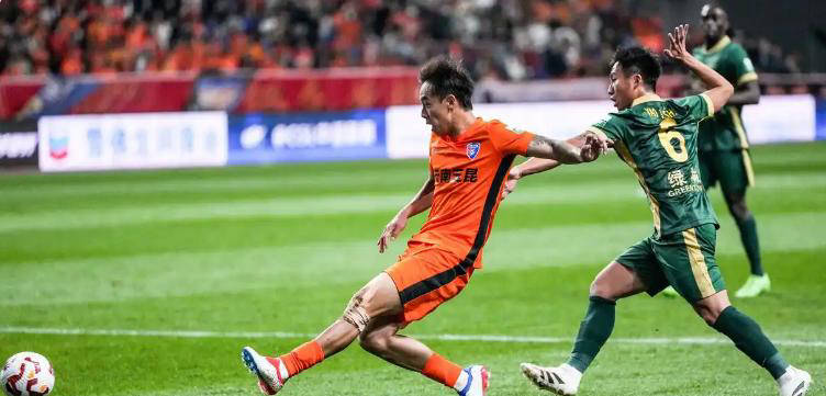 包含队员连连砍分,精彩表现引发球迷热议的词条 包含队员连连砍分,精彩表现引发球迷热议的词条