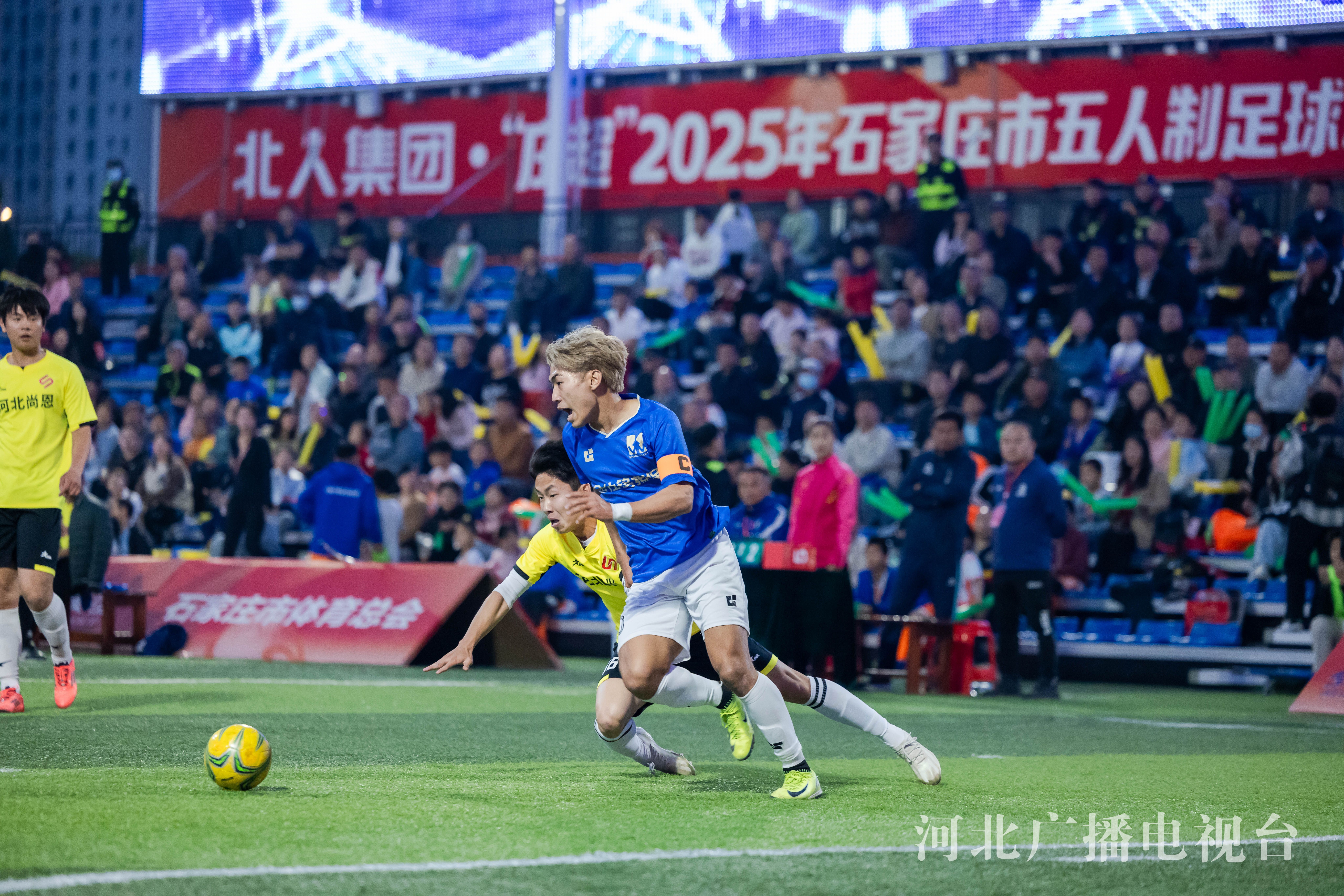 爱游戏-包含-波兰奋力逆袭，成功进军欧国际联赛半决赛的词条