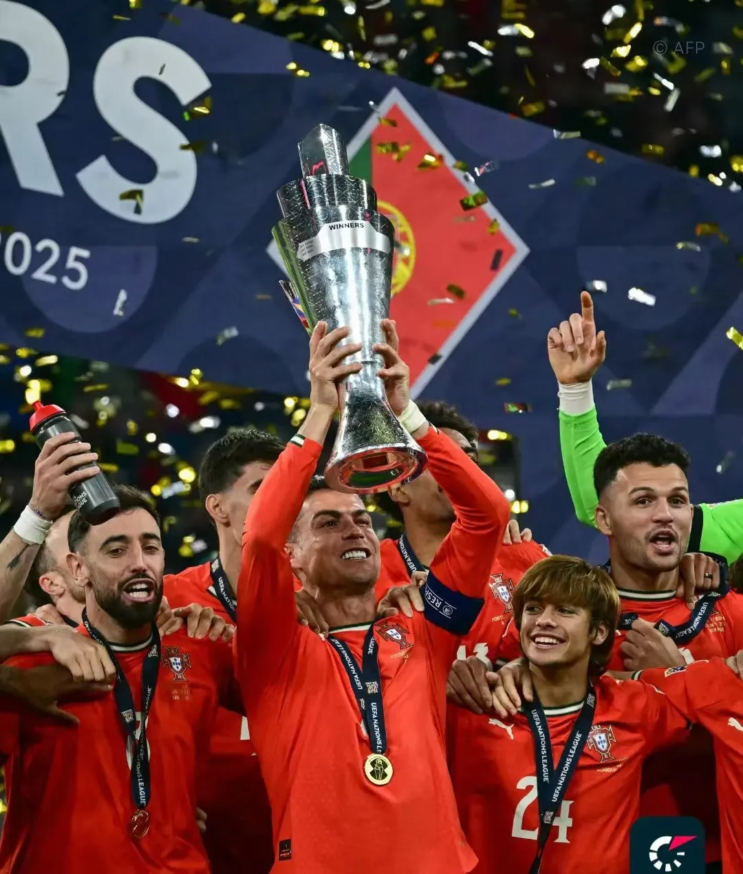 爱游戏体育下载-包含欧洲国家队争夺胜利，燃烧激情的词条